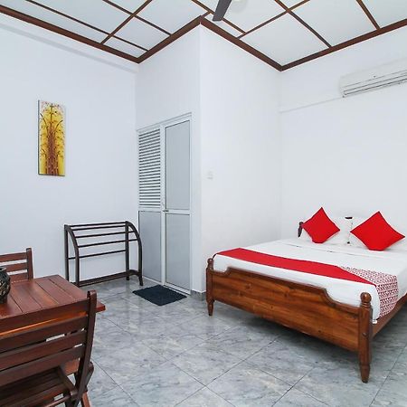Leo'S Home Stay Dehiwala-Mount Lavinia Екстер'єр фото