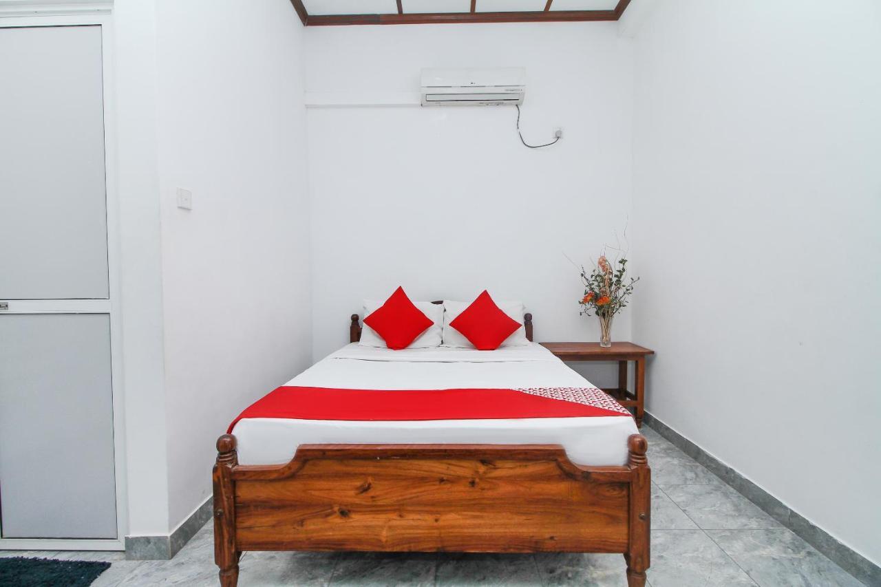 Leo'S Home Stay Dehiwala-Mount Lavinia Екстер'єр фото
