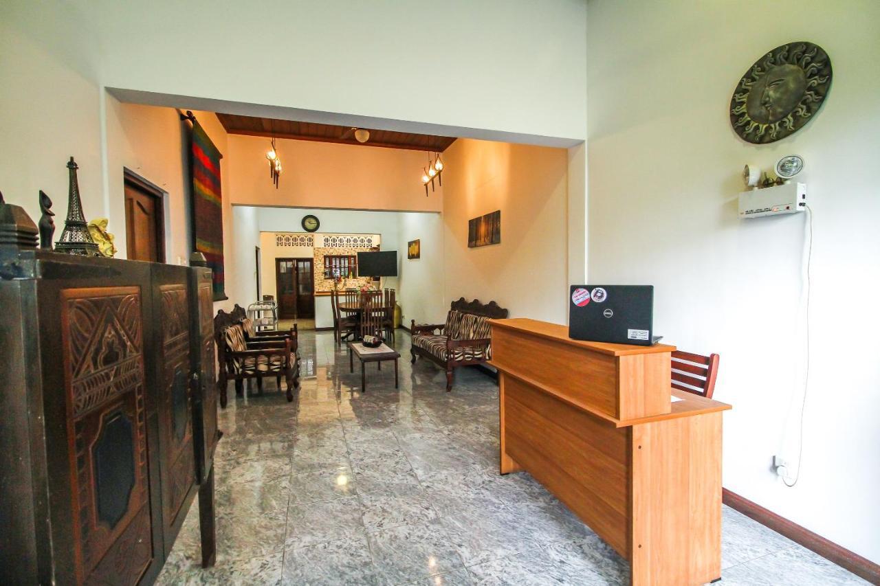 Leo'S Home Stay Dehiwala-Mount Lavinia Екстер'єр фото